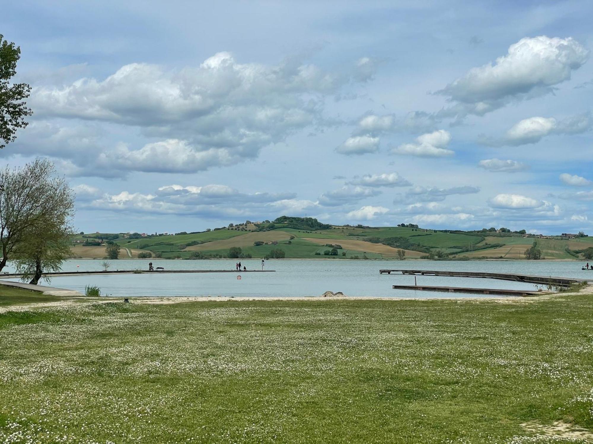 Montebello Degli Olivi Chiusi Luaran gambar